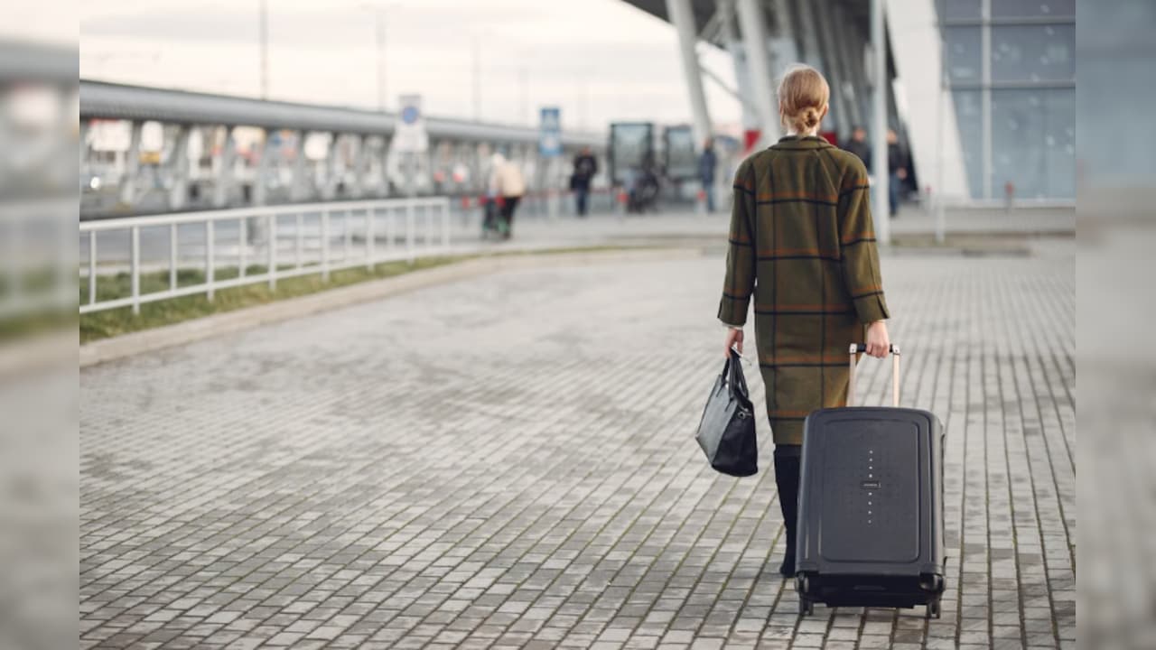 Felt weirded out: Woman cancels Airbnb booking after owner calls her pretty
