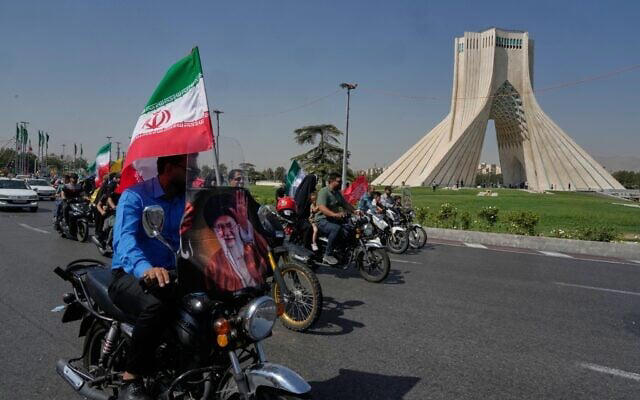 US and Iran discussing phased deal to reopen Hormuz and end US blockade ...