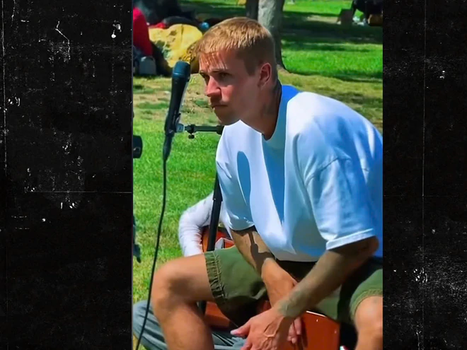 Justin Bieber tìm đến công viên ở Los Angeles để làm một việc đặc biệt