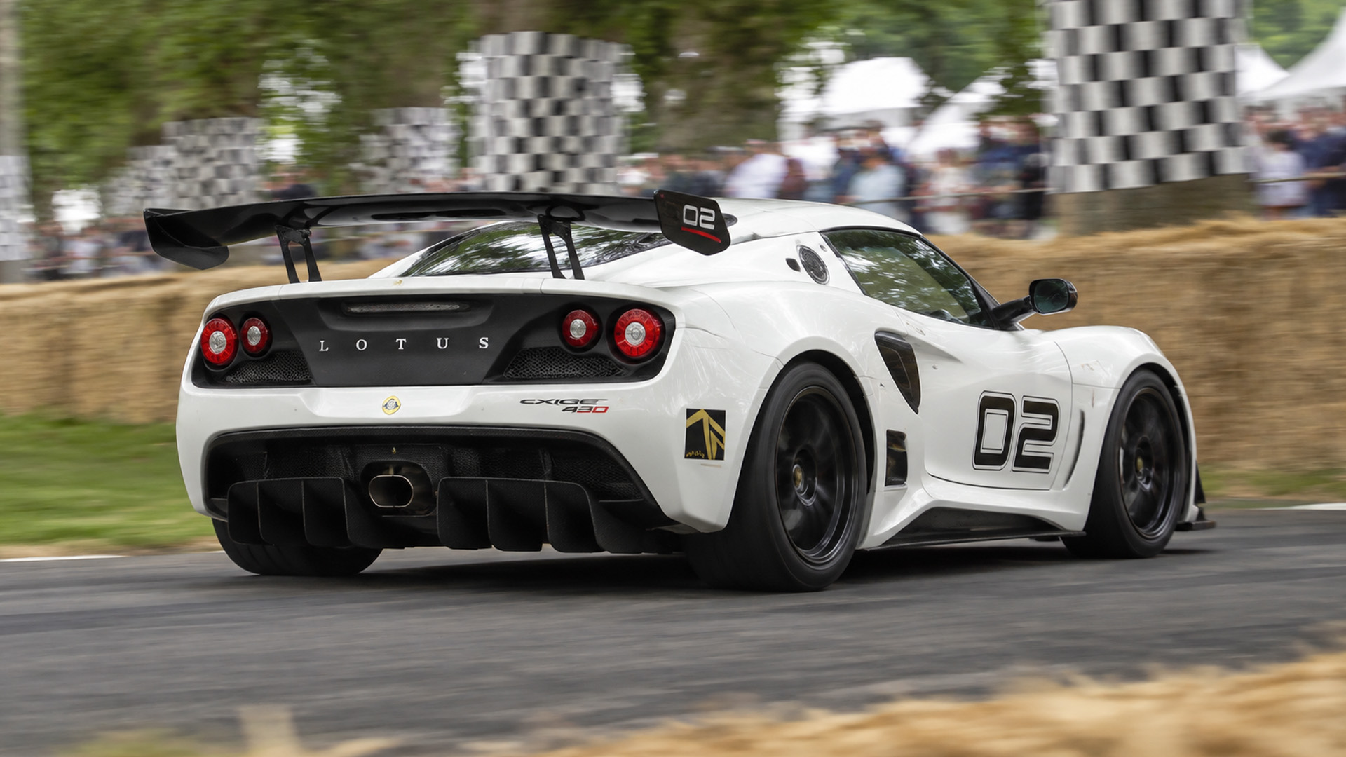 Lotus Exige 430 attacks Goodwood and its supercharged V6 screams