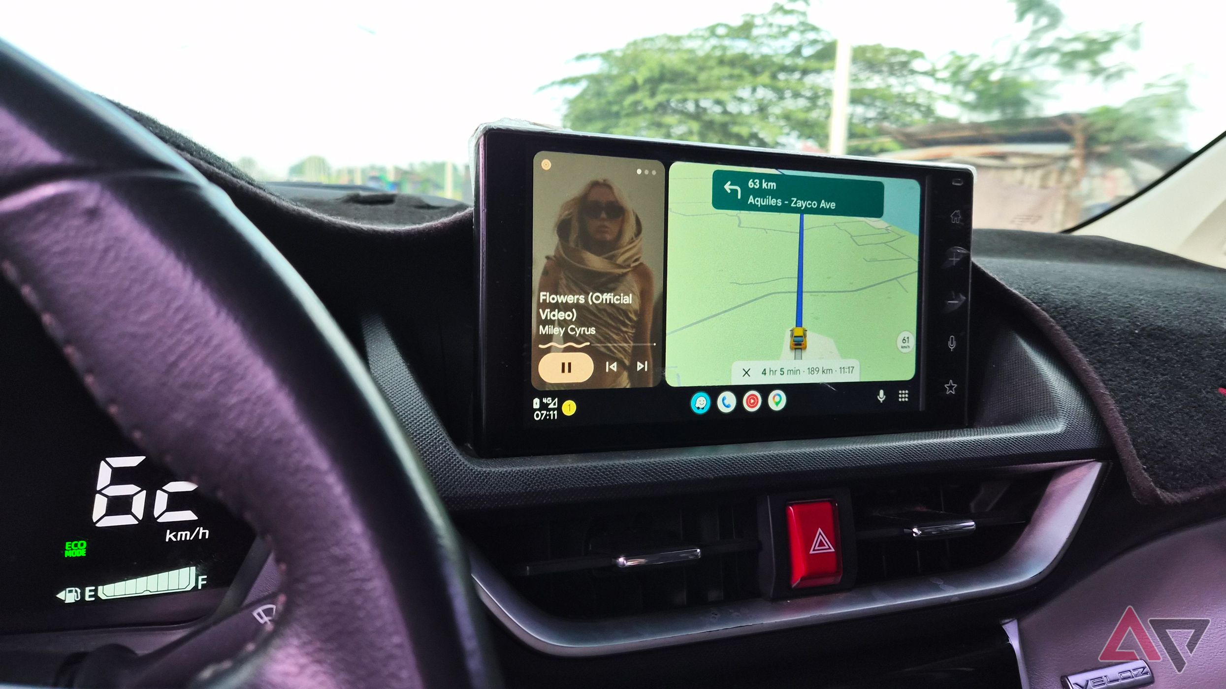 Google Maps on Android Auto rolls out real-time stop sign and traffic ...