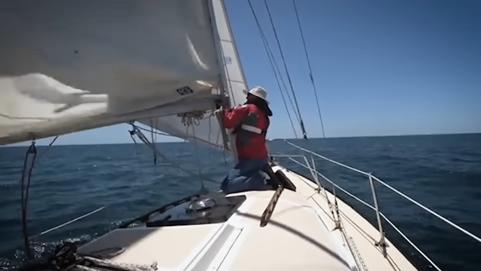 A hydraulic failure sent this yacht into an uncontrolled jibe. The boom ...
