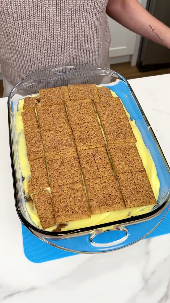 Caramel apple eclair cake that's easy and delicious