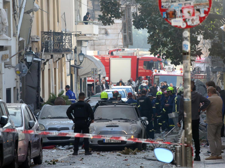 5 missing after explosion fells building in heart of touristic Athens