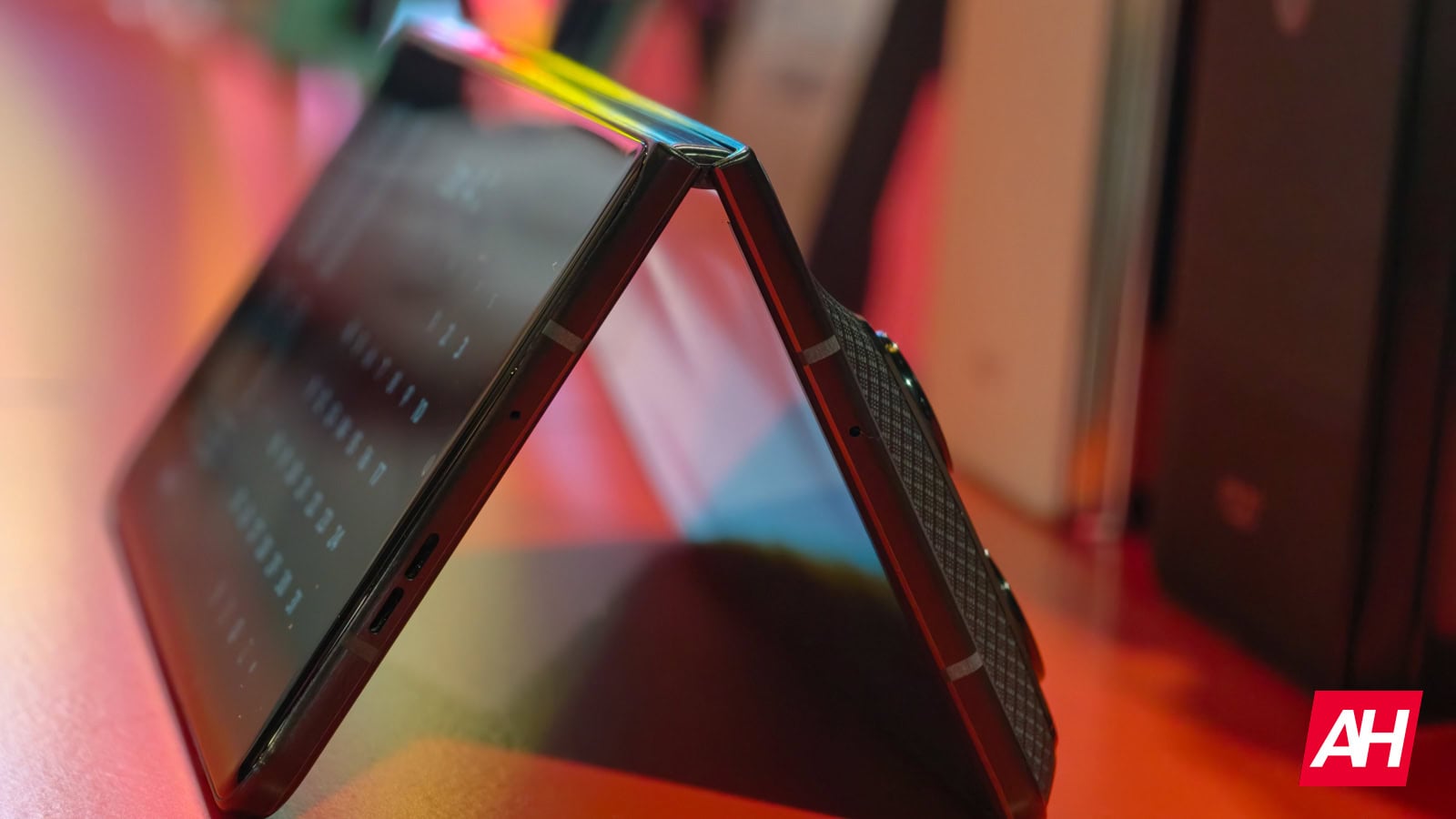 Motorola Razr Fold, Razr 2026, Razr+ 2026 & Moto Watch Ultra are now ...