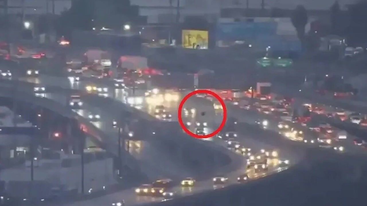 Mysterious orb flying in straight line captured floating above LA traffic