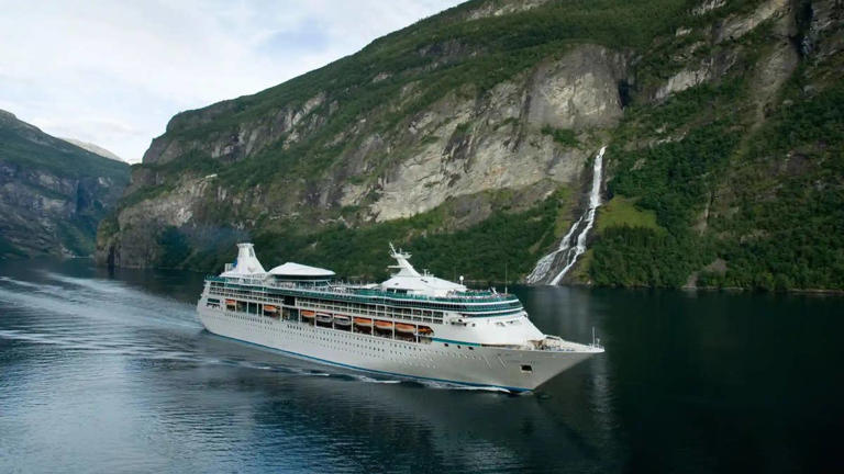 Royal Caribbean changes Vision of the Seas itinerary from New England ...