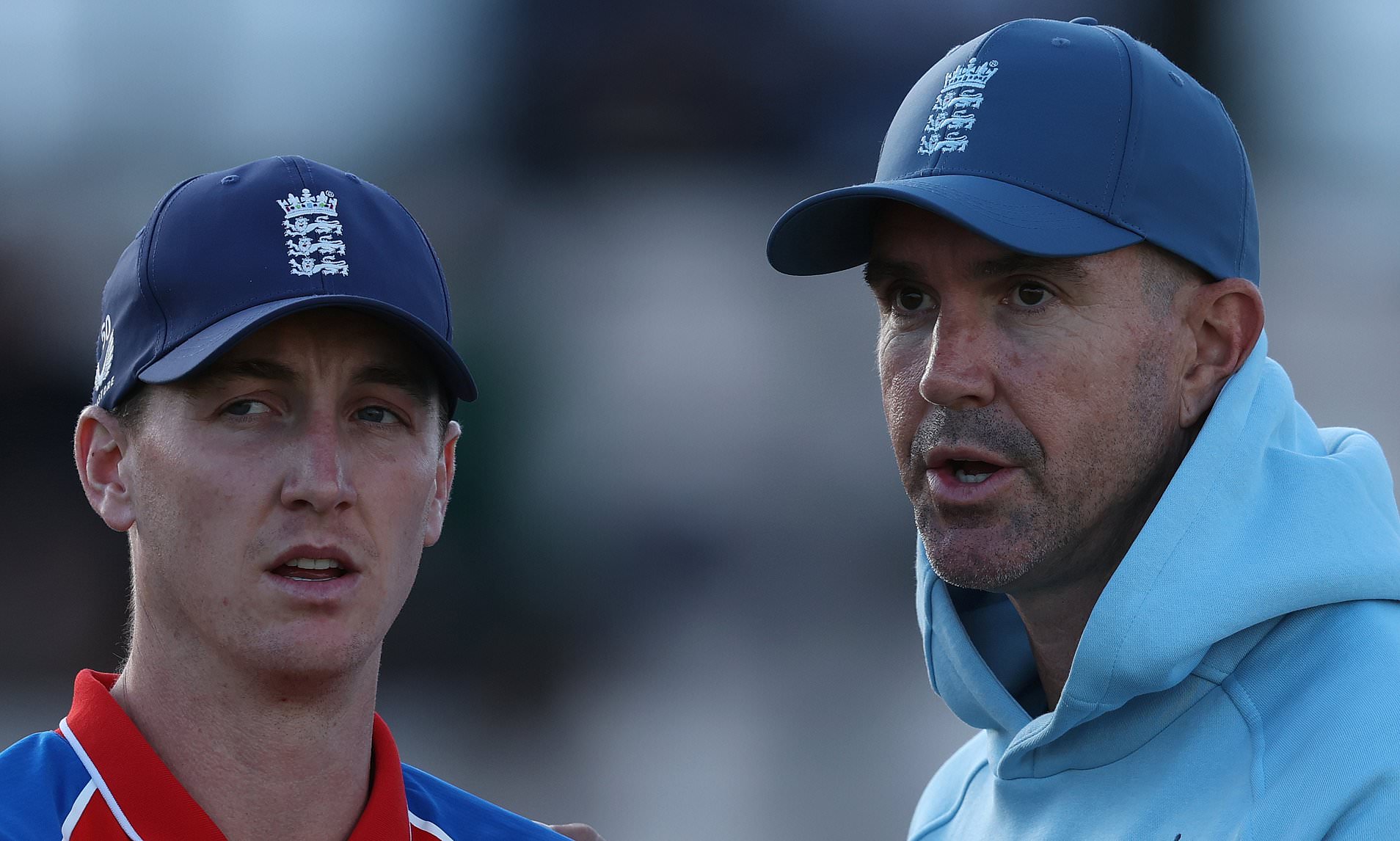 Kevin Pietersen offers his services to England's test side in bid to ...