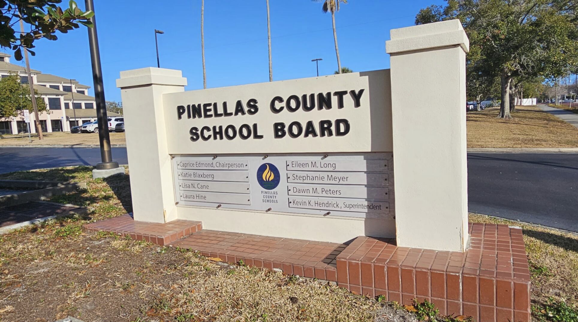 Pinellas IB teachers want to keep extra pay, say they deserve it