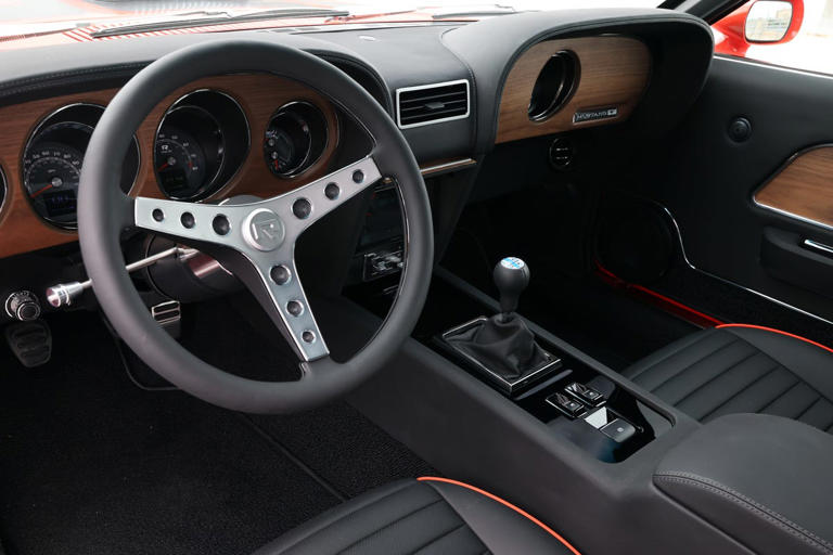 Revology Mustang Boss 302: Pluperfect Mustang