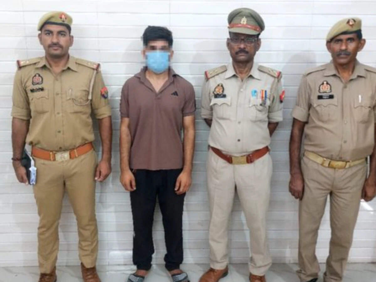 Jay Singh Rathore who allegedly raise Rs 1.5 lakh using fake medical ...