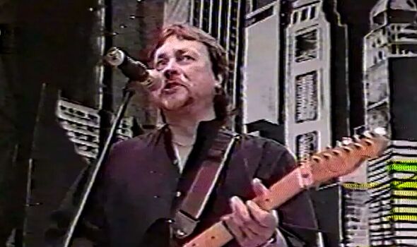 Neil Henderson dead: Bay City Rollers icon dies as daughter releases ...