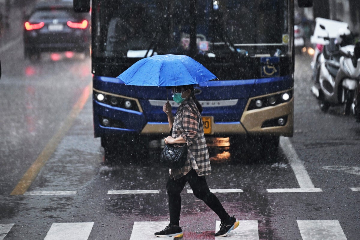 Millions under storm warnings as nor’easter set to slam East Coast