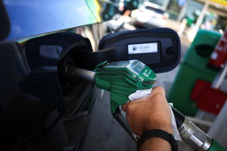 Truckers, commuters protest in Portugal against soaring fuel prices