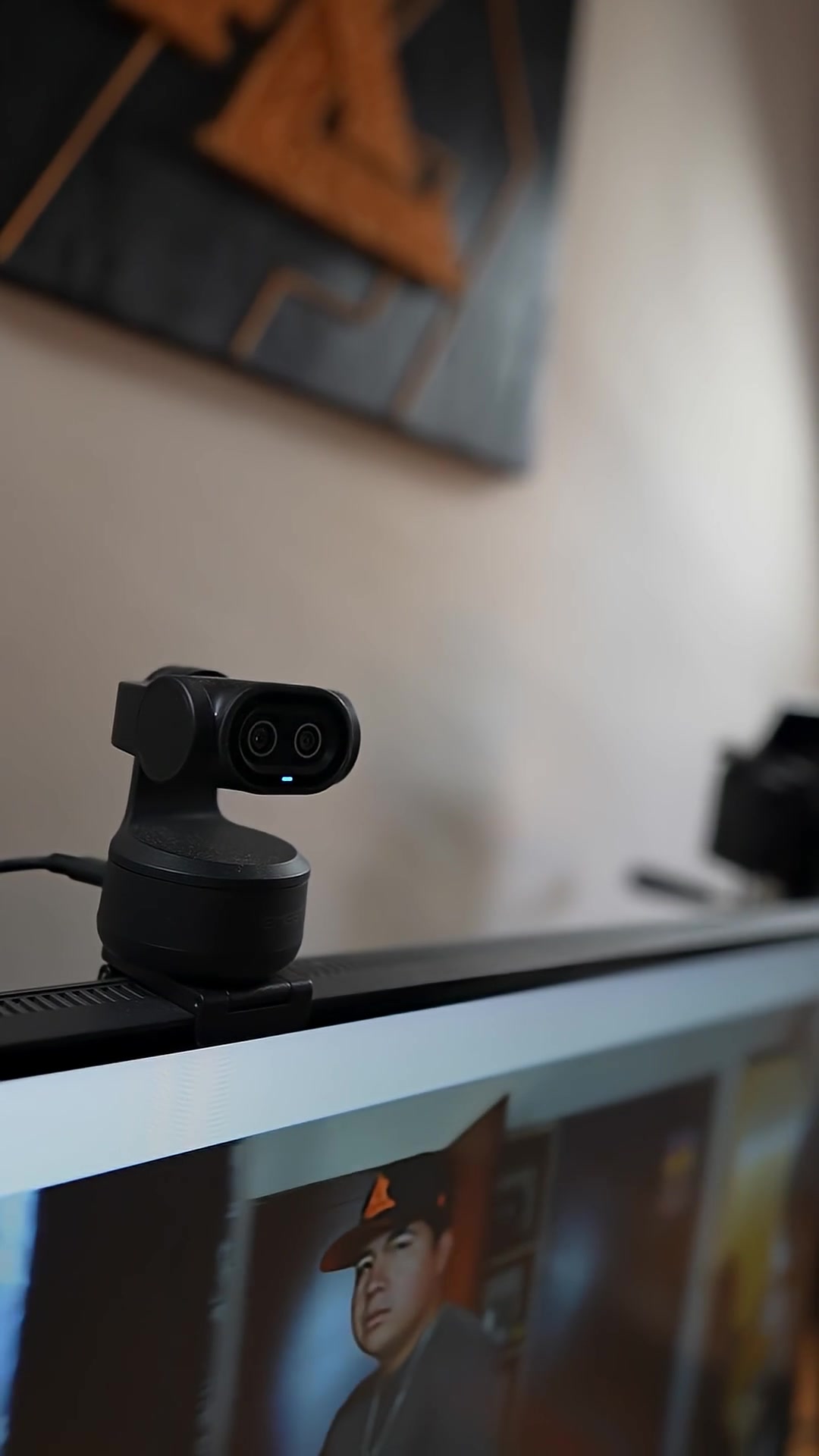 Una web-CAM con seguimiento de rostro