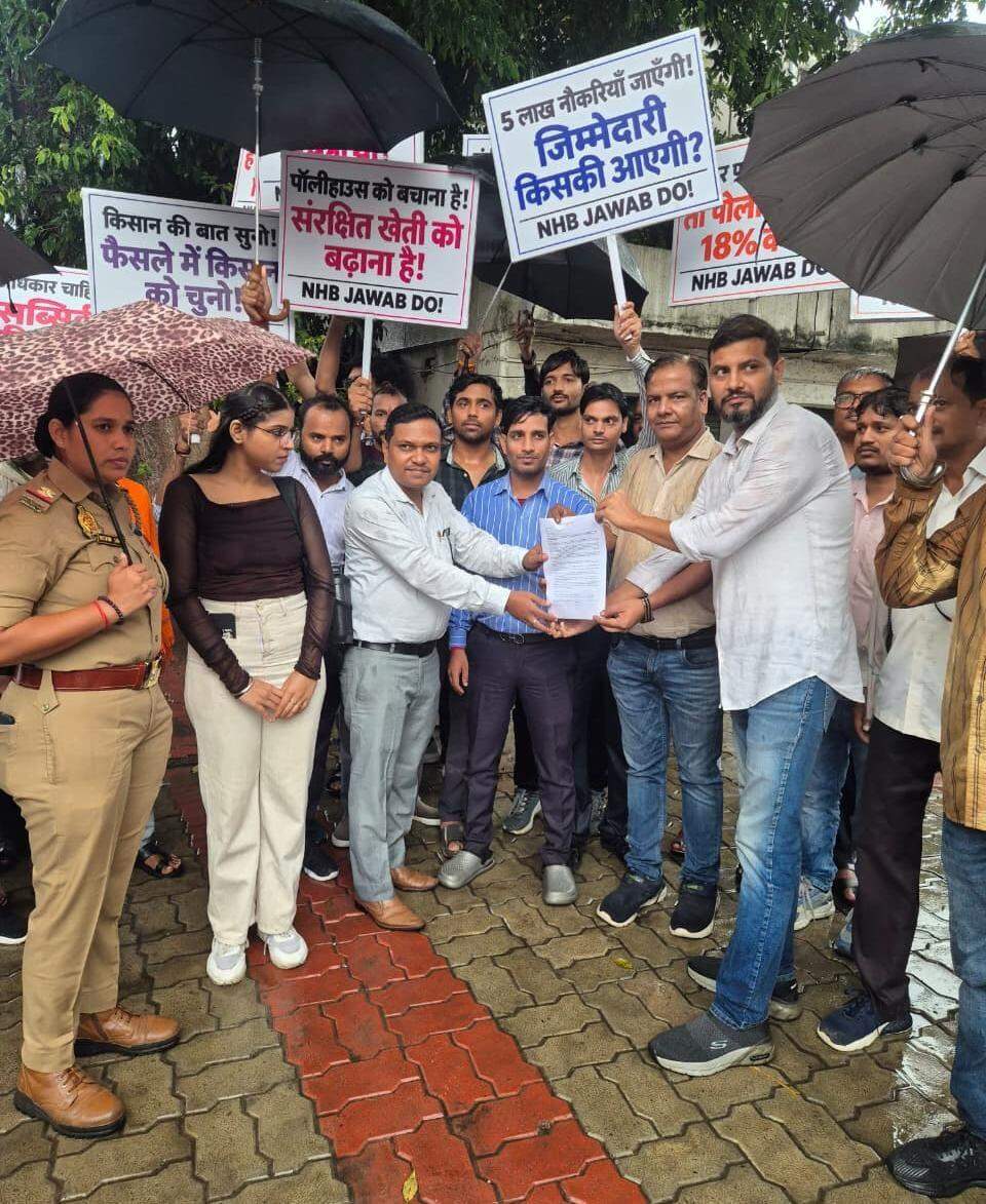 Farmers from 10 states protest NHB policy changes