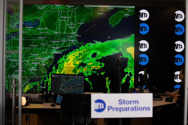 Falling tree limbs are in the forecast this weekend — and might delay ...