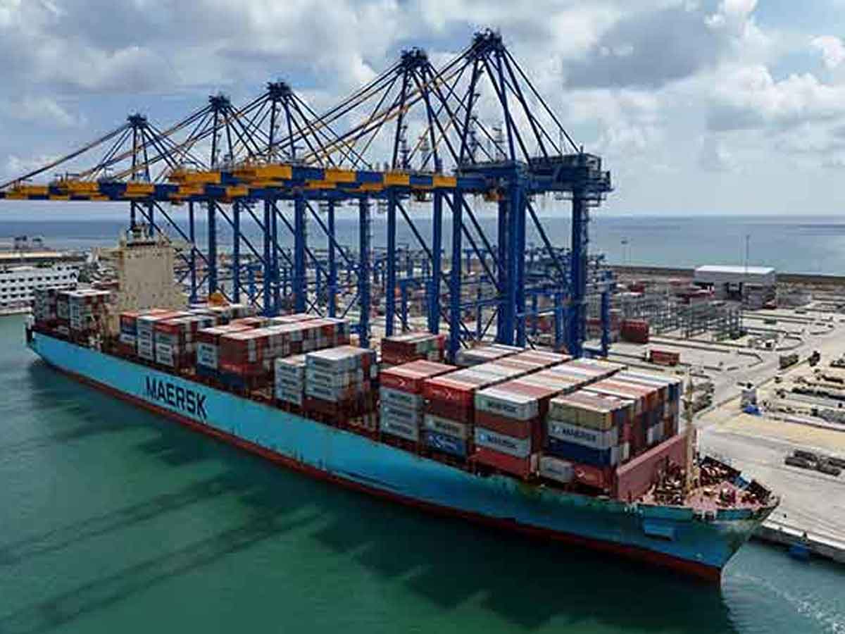 Mumbai Port handles 3 heavy over dimensional cargo packages