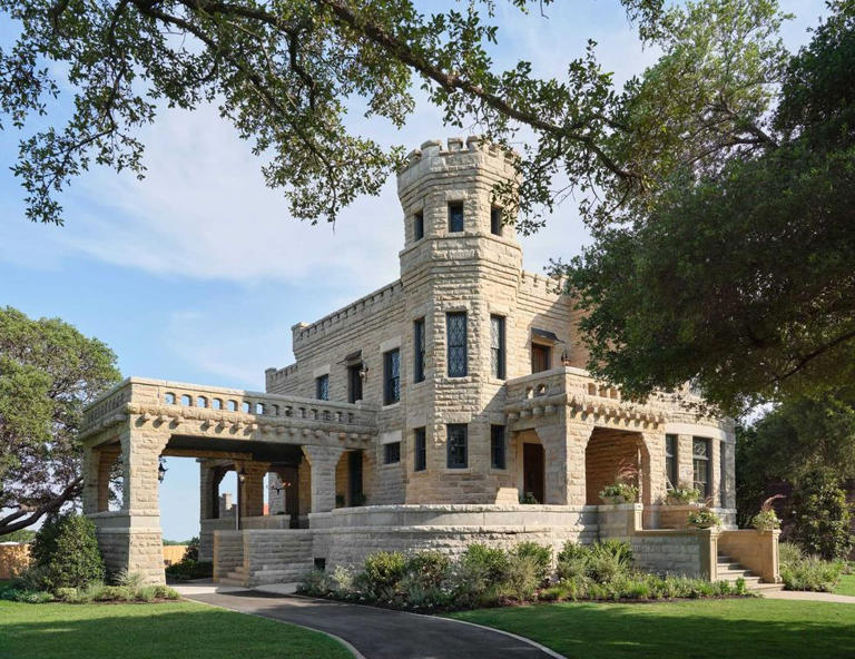 Chip and Joanna Gaines finally sell $2.7M Fixer Upper castle in Waco