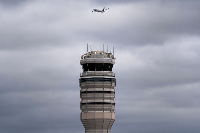 Senate approves mental health legislation for US pilots, air traffic ...
