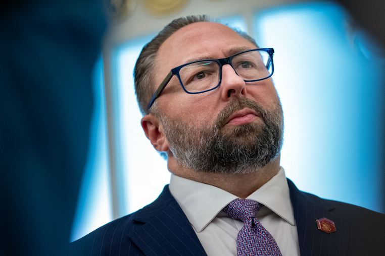 Jason Miller returns to the White House despite his controversial past