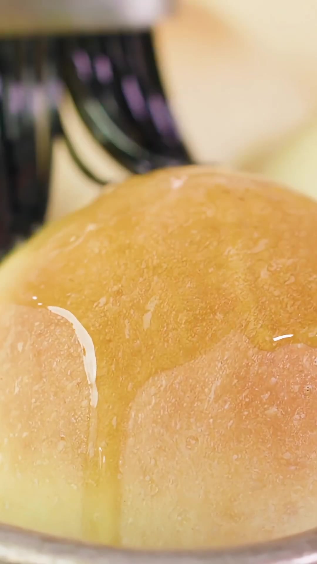 The best homemade dinner rolls ever! #rolls #bread #thanksgiving #recipe