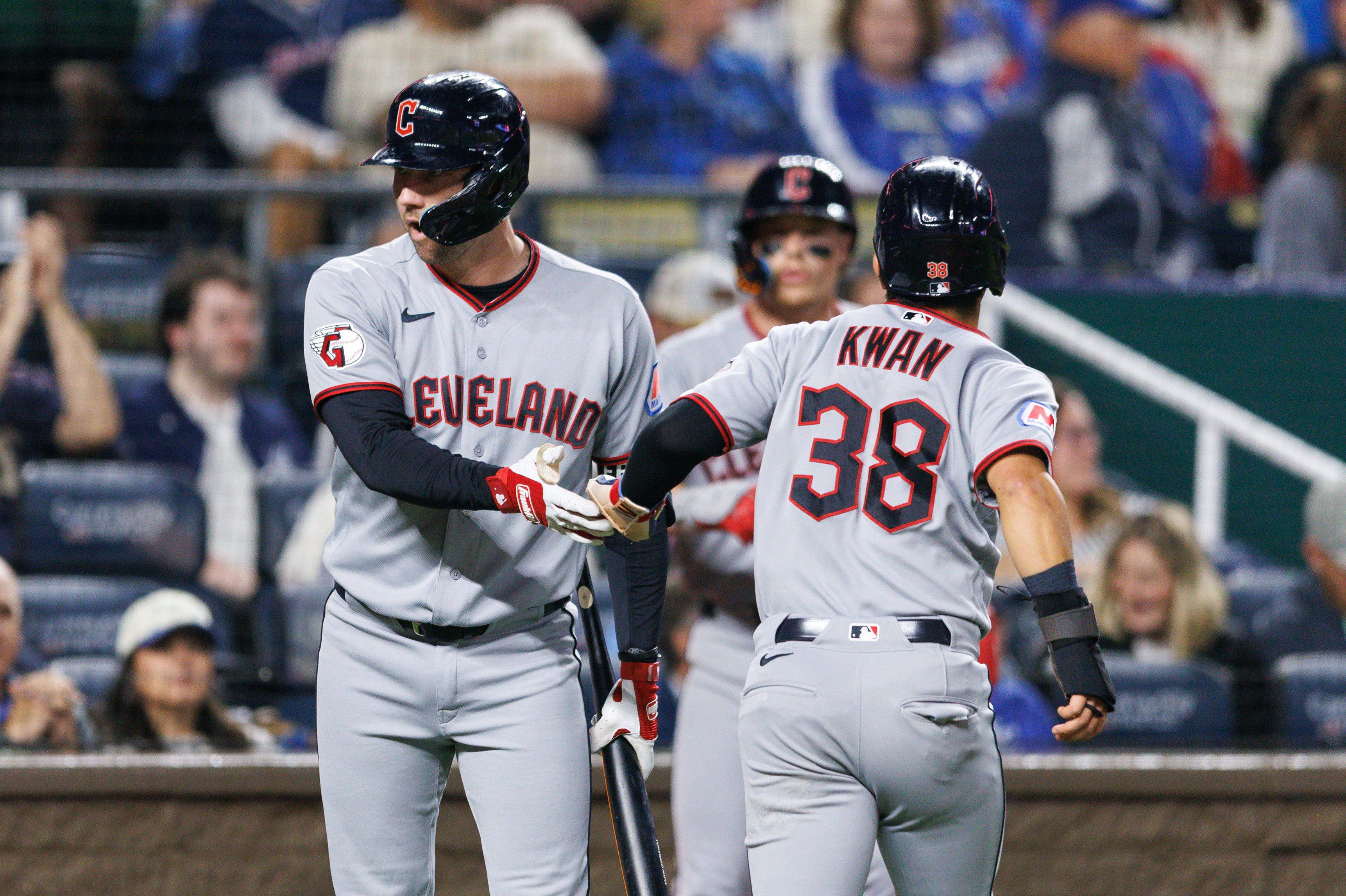 Guardians score, magic number. Cleveland wins to keep AL Central lead
