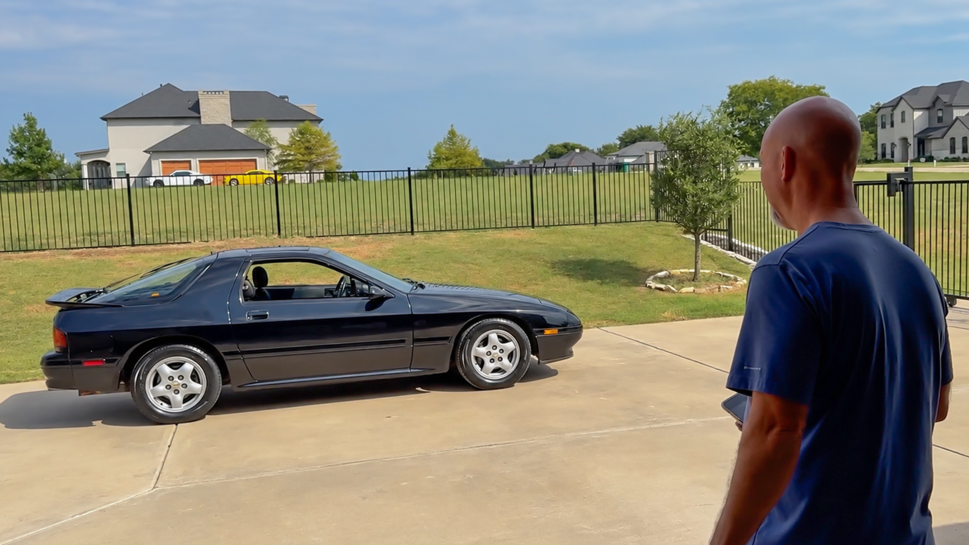 偶然見かけたマツダRX-7 FCの購入を決めたアメリカ人