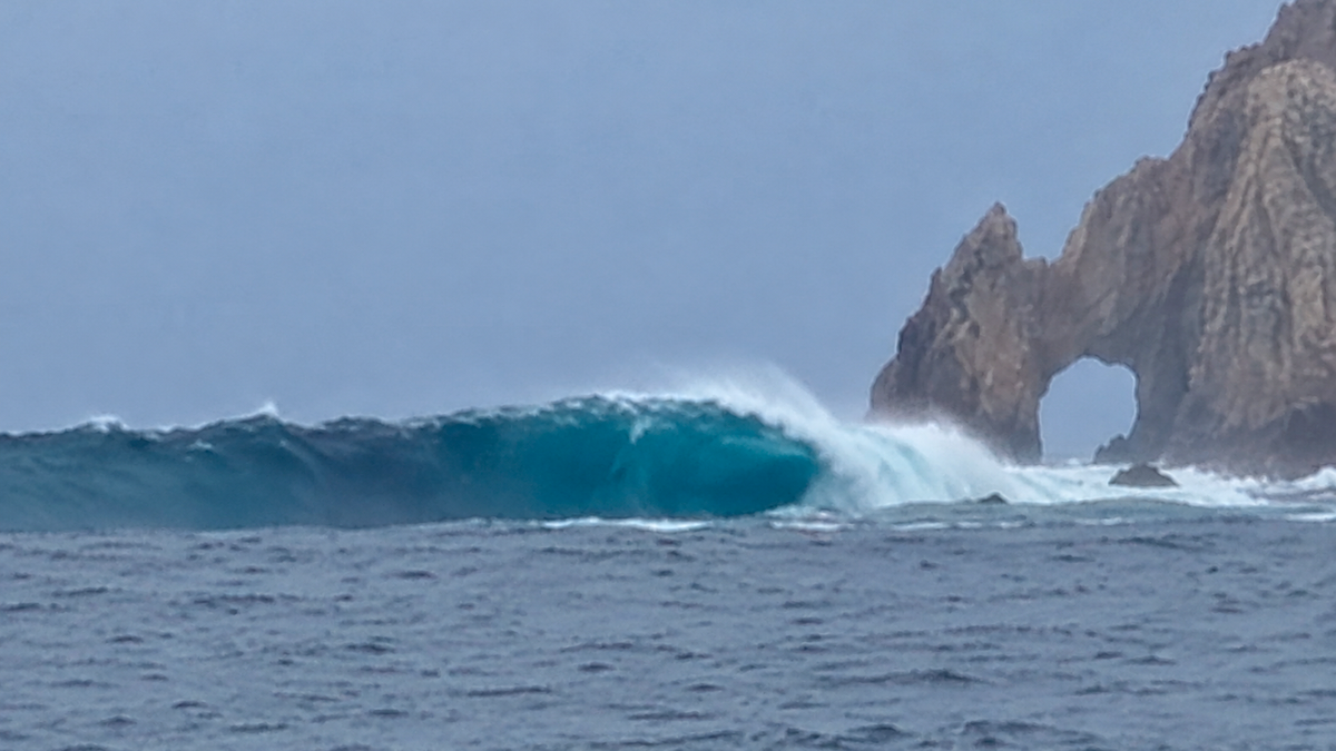 Hurricane Polo sends vicious 15-foot slabs crashing into Cabo Arch (video)