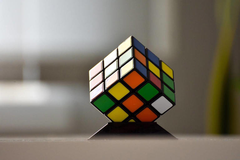 Six-year-old Chinese girl sets world record with Rubik's Cube