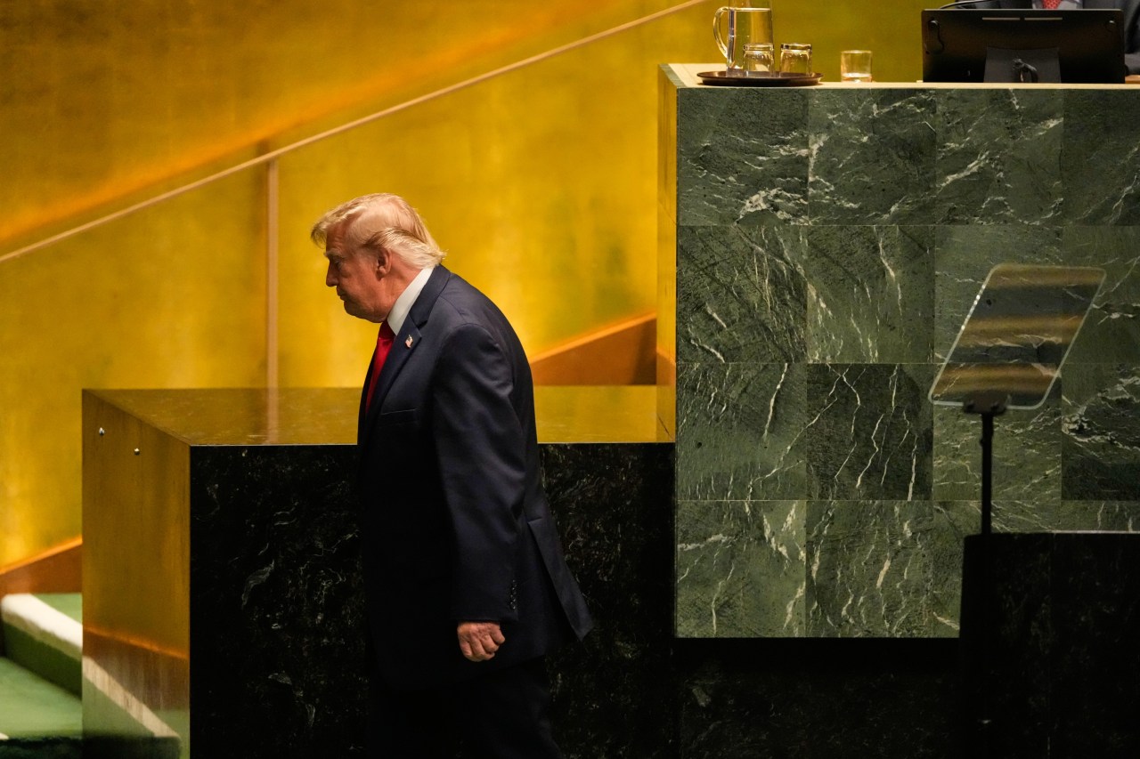 Trump is predicting midterms success but Republicans are starting to panic