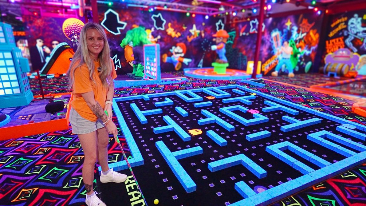 Blacklight mini golf course tour