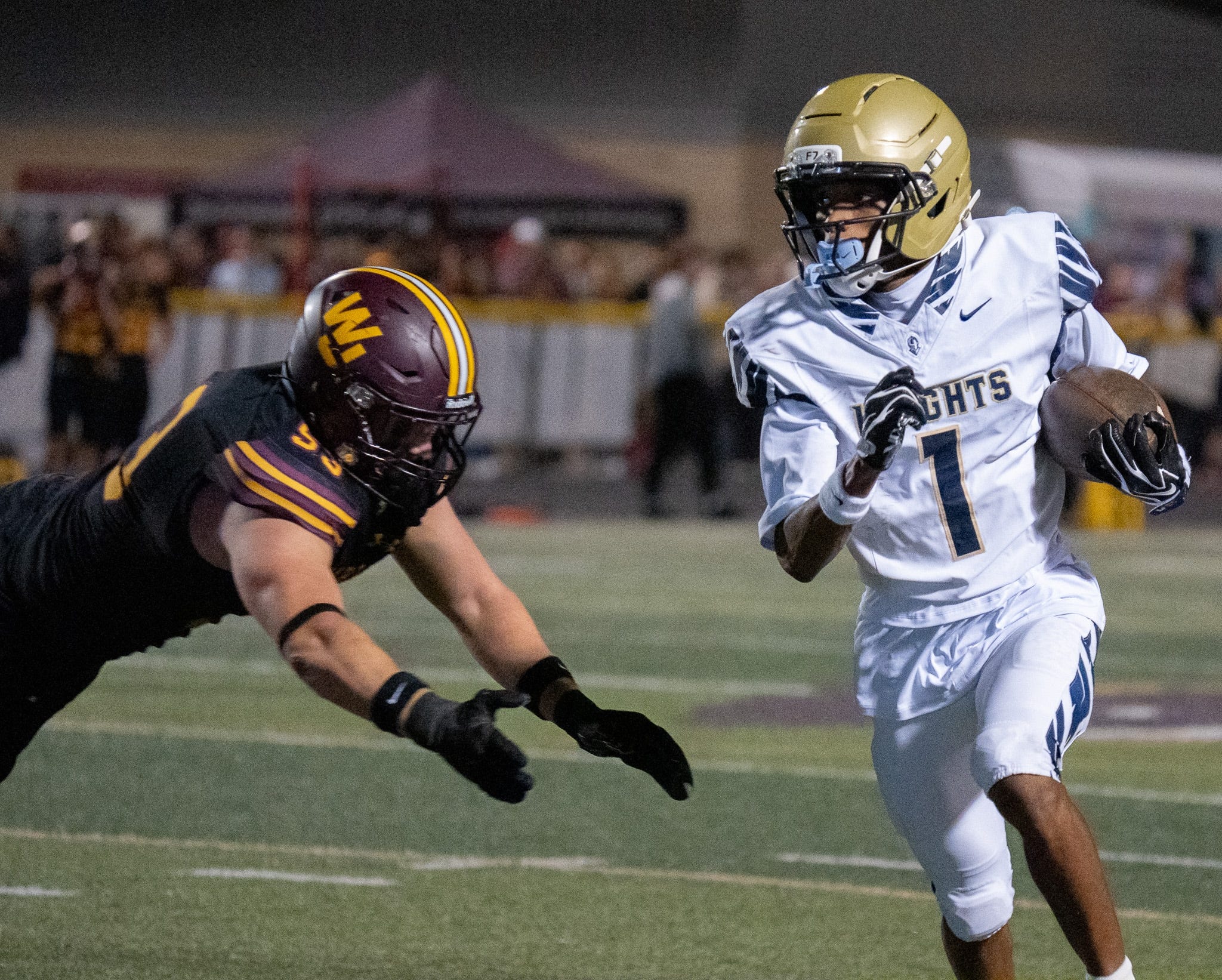 Hoban football vs. Glenville High School. Tarblooders blank Knights