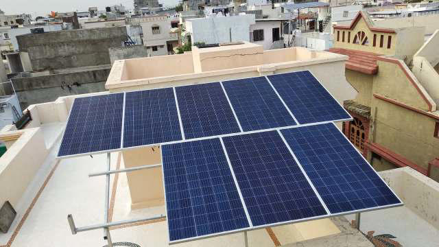 India homeowner's 5 kW solar makes 575 kWh a month, but power bill ...