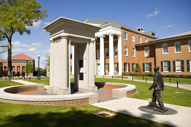 Days after 2 Ole Miss students died in possible overdoses, 2 men ...