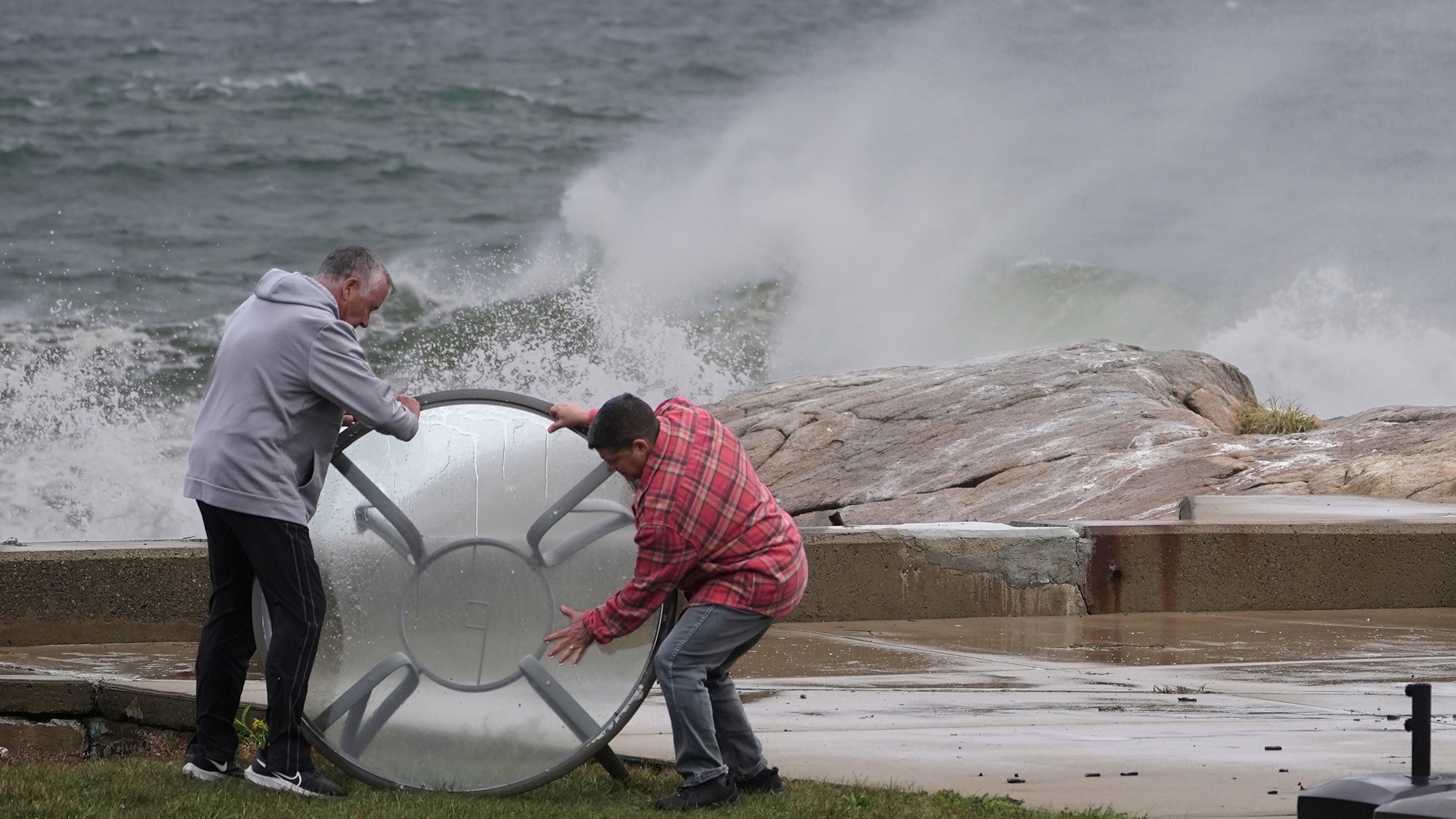 Tracking the nor'easter: State of emergency declared in New York City