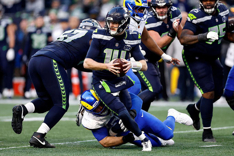 Report: Seahawks QB Sam Darnold off injury list, set to return Sunday