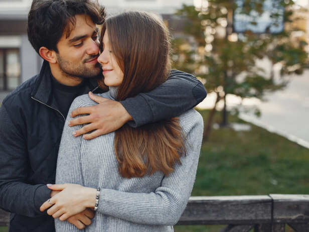 8 psychology signs someone can't stop thinking about you