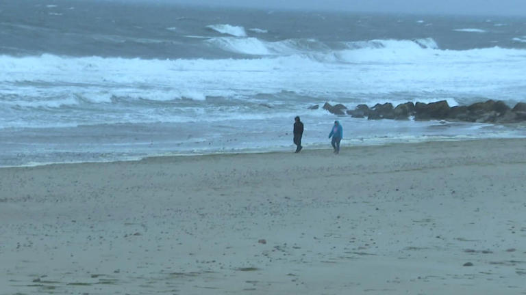 Cape Cod residents, tourists brave whipping winds as nor'easter arrives ...