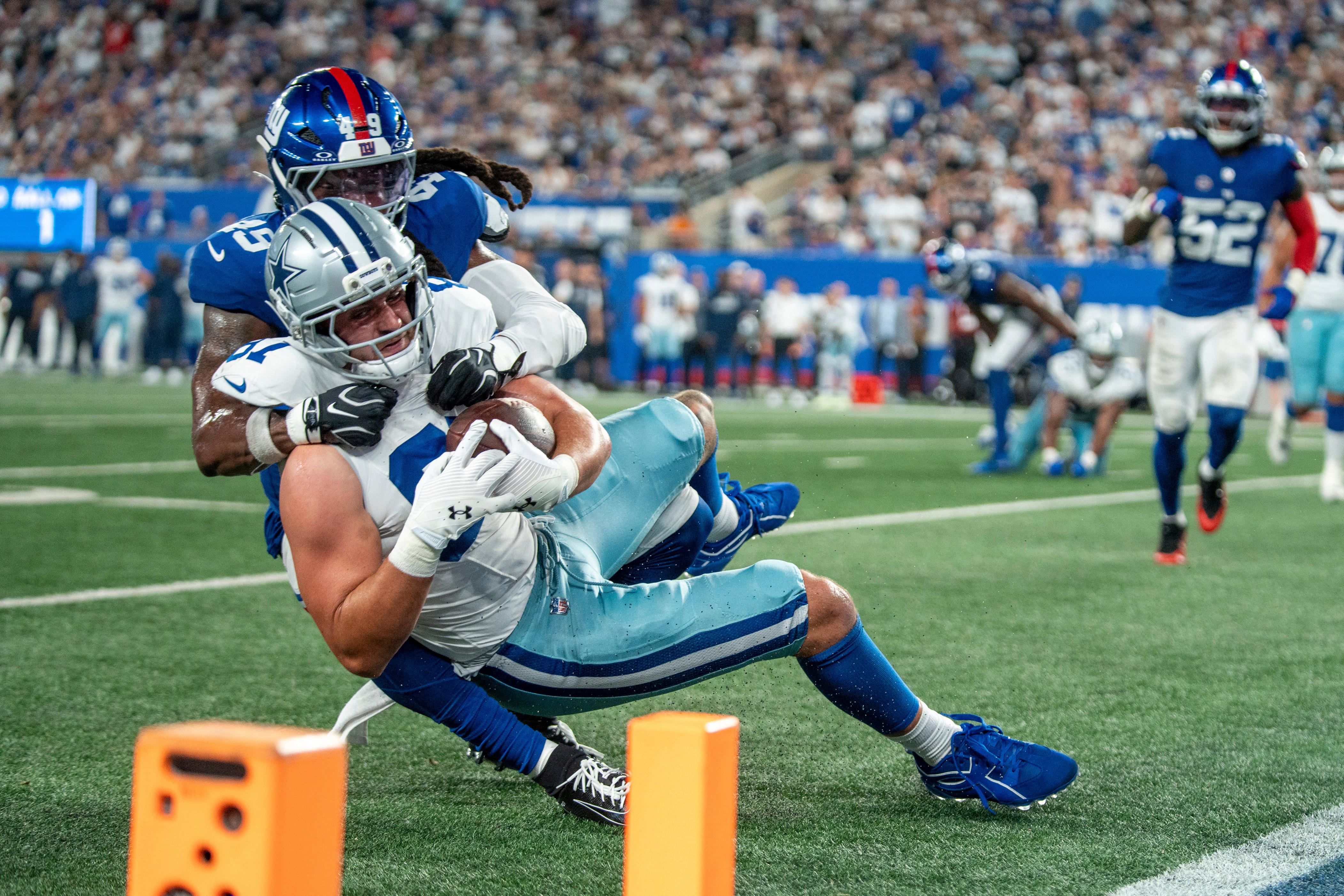 Commanders vs Cowboys picks, predictions, odds for NFL Week 2 game