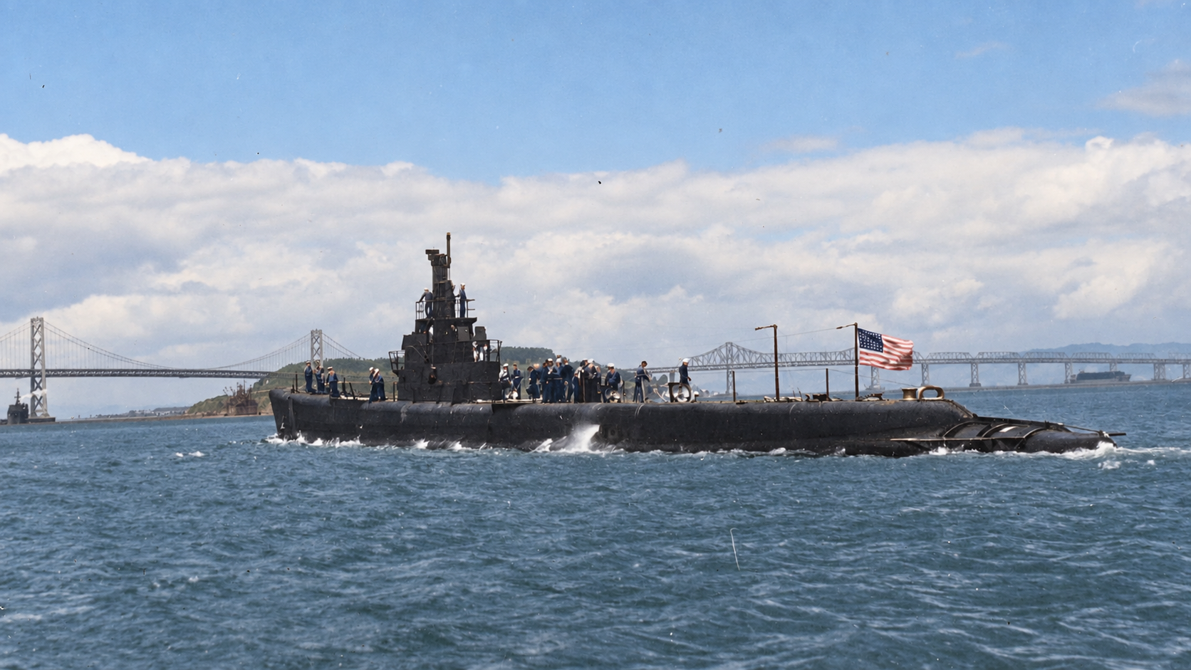 A US submarine with 84 men stopped transmitting in the Pacific. It has ...