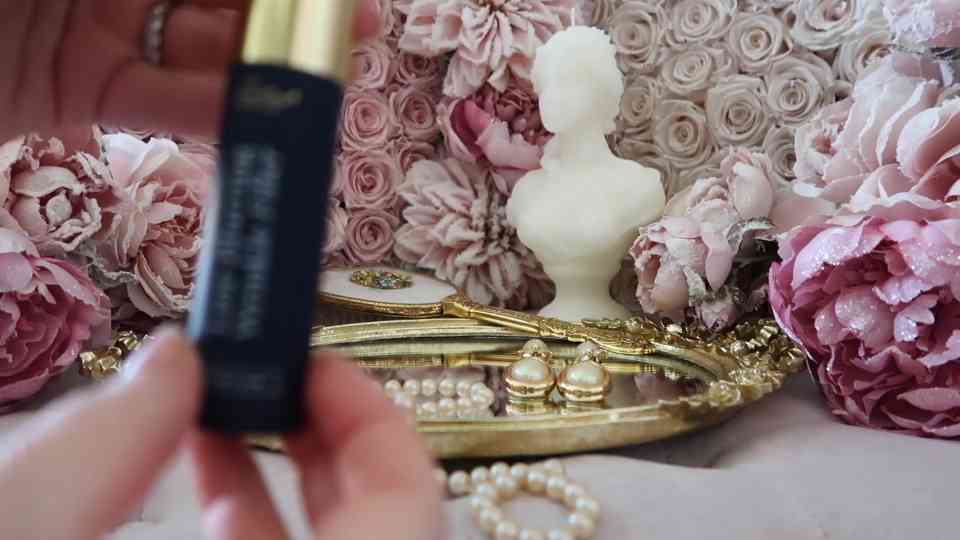 A deep dive into skincare product education
