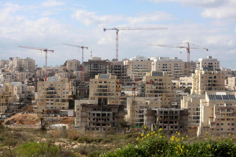 Animated map shows spread of illegal Israeli settlements across Palestine
