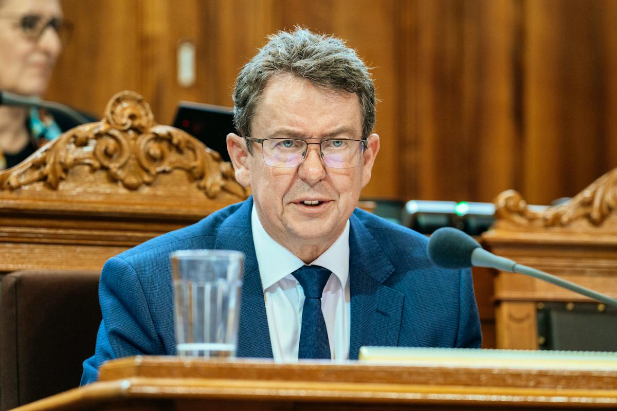 Albert Rösti menacé de mort par un retraité bernois