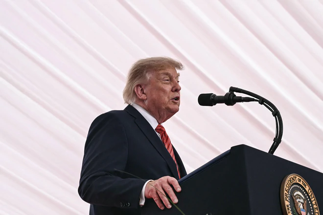 Ông Trump nhắc lại thời điểm dừng chiến sự Iran, nói Tehran 'rất muốn' đạt thỏa thuận