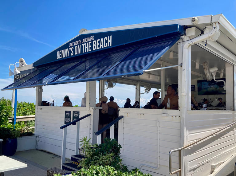 Benny's on the Beach gets lease extension to stay on Lake Worth pier