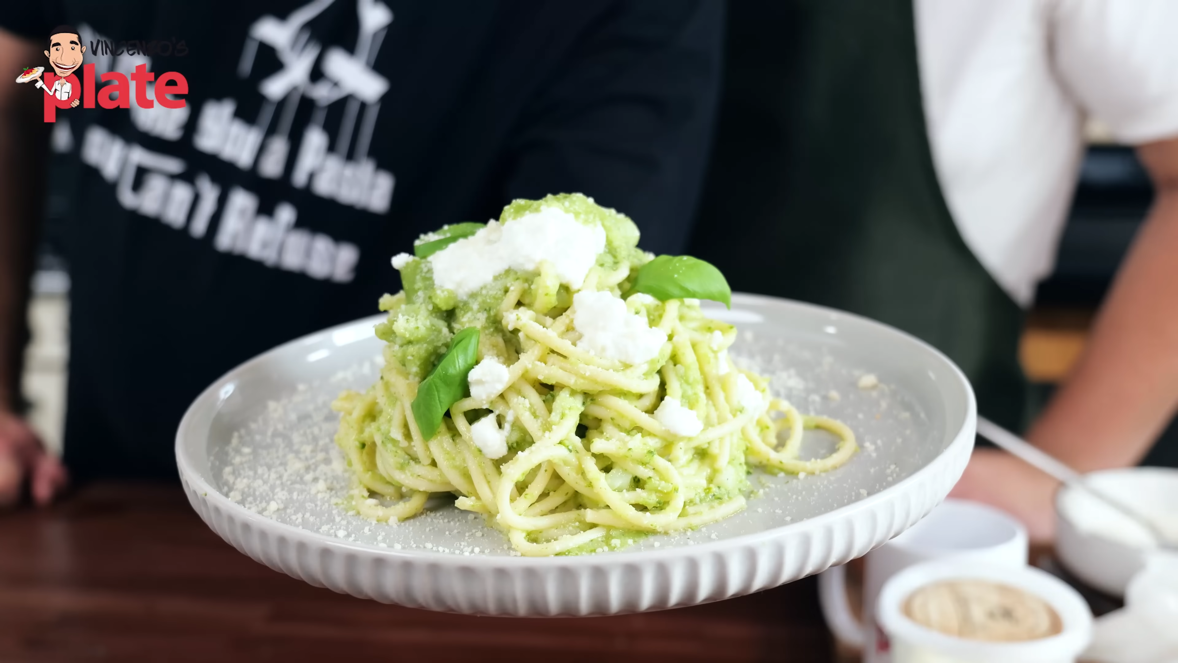 How Italians make broccoli pasta - This southern Italian dinner takes ...