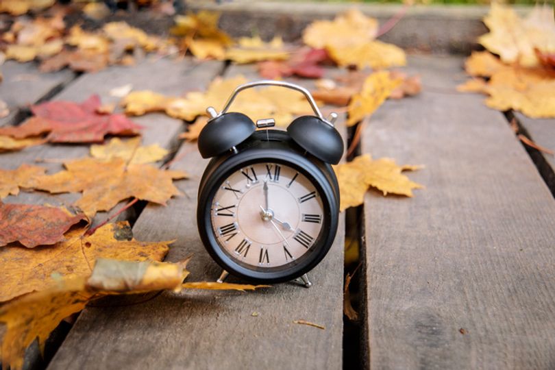 Real reason why the clocks go back as time change to happen earlier ...