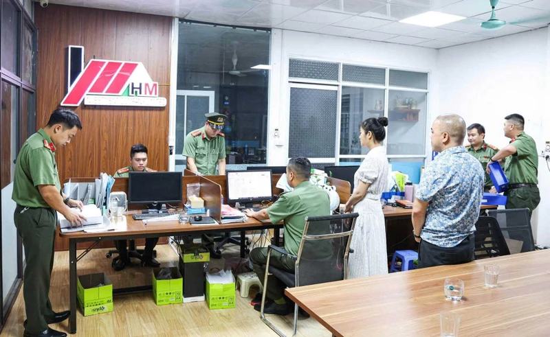 Làm giả hồ sơ mua nhà ở xã hội, 5 người bị khởi tố