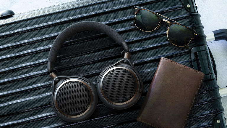 Weekly tech roundup: Technics SL-1500CS, new iPhones, and open-back ...